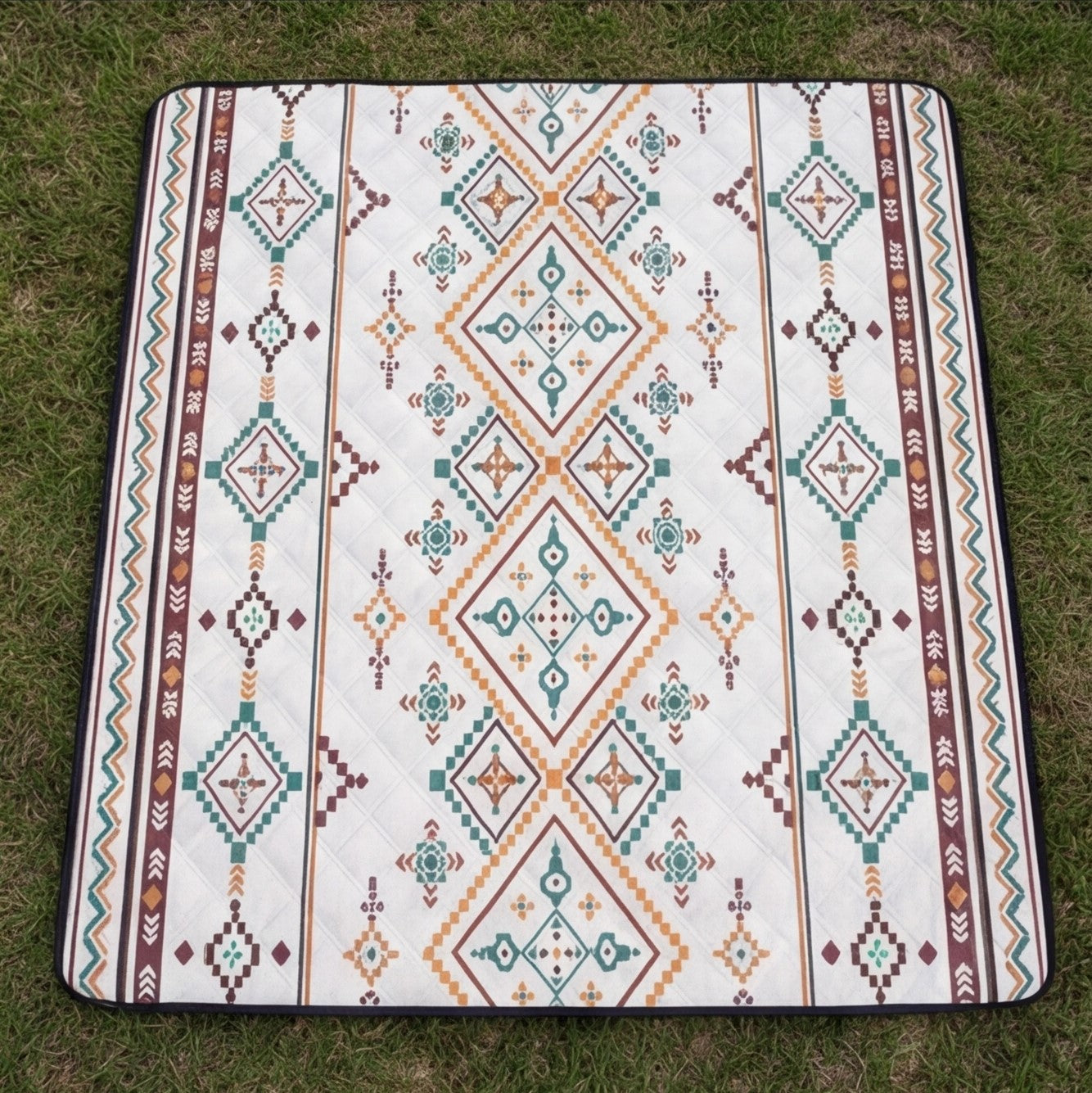 Eway Oxford camping mat, soft fabric travel rug laid out on grass, lightweight and portable for outdoor adventures.