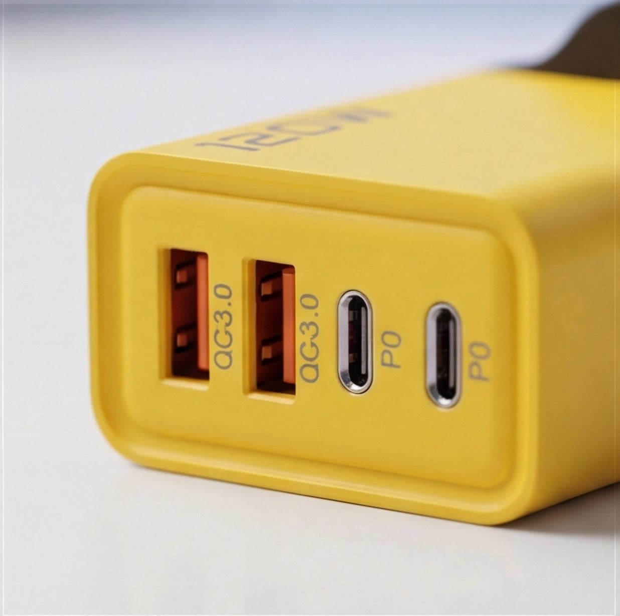 Eway 120W USB multi-port charger with four ports, black compact design for fast charging multiple devices