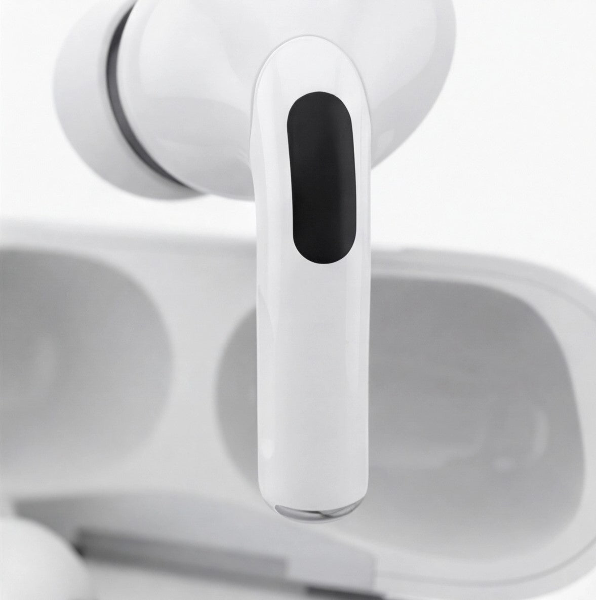 Wireless Jiansu earphones by Eway with sleek design and in-ear fit, shown in the image.